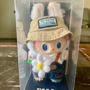 AUTHENTIC THE MONSTERS FALL IN WILD SERIES-Vinyl
Plush Doll Pendant